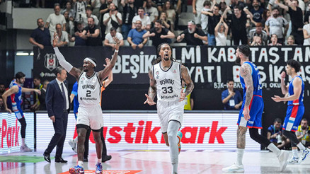 Beşiktaş Fibabank, Anadolu Efesi farklı geçti, seriyi eşitledi