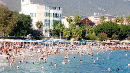 Plajlarda bayram şenliği