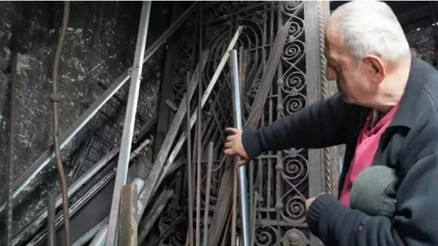 Samsunlu demirci ustası, dede yadigarı kapıları kimseye satmıyor
