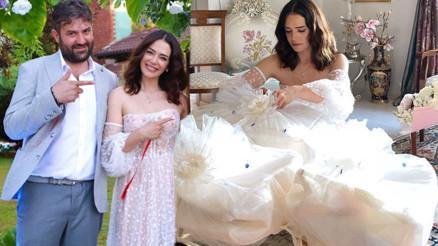 Ünlü oyuncu nişanlandı... Gelin bohçaları ile poz verdi
