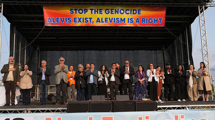 Britanya Alevi Festivali coşkulu bir park buluşmasıyla tamamlandı