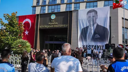 Manisa Büyükşehir Belediye Başkanı Ferdi Zeyrek’e veda