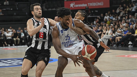 Anadolu Efes seride öne geçti Beşiktaş...