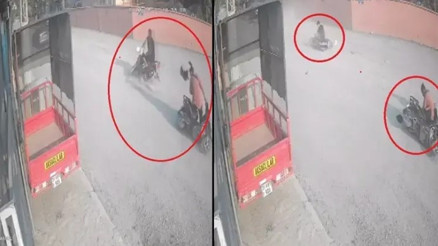 Dengesini kaybetmesiyle motosiklet çarpan kadın neye uğradığını şaşırdı: O anlar kamerada