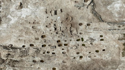 Mezarlardan çıkarılan 2 bin 300 yıllık eserler ilk kez sergilendi