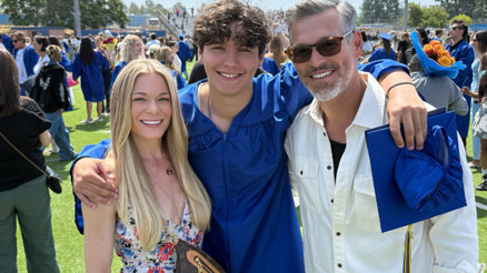 Seni aldattım, öpüşme fotoğraflarım yakında yayınlanacak... Her şey bu itirafla başlamıştı... Yasak aşıklar evlenip yuva kurdu... Şimdi de çocuğu mezun ettiler