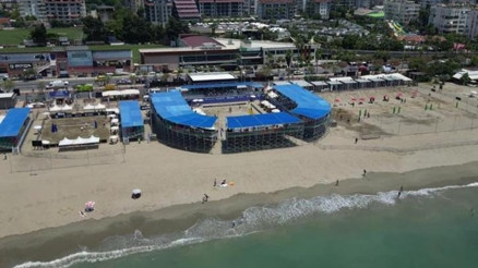 Plaj voleybolunun kalbi Alanyada atıyor