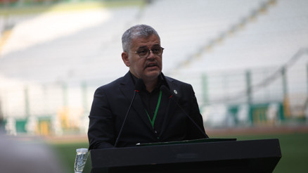 Konyasporda yeni başkan Ömer Atiker oldu