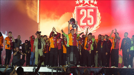 Yayın gelirinde zirve Galatasarayın Fenerbahçe ve Beşiktaş...