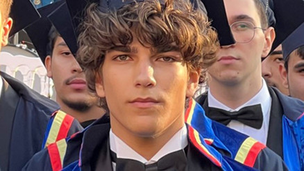 Ünlü oyuncunun oğlu mezun oldu... Seninle gurur duyuyorum evlat