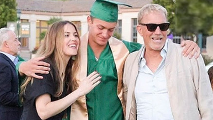 Annesi, babasından kavga gürültü boşandı.. Sonra gidip komşuyla nişanlandı... Ünlü oyuncunun oğlunun mezuniyet töreni zehir oldu