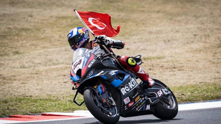 Toprak Razgatlıoğlu, İtalya’da 3te 3 yaptı