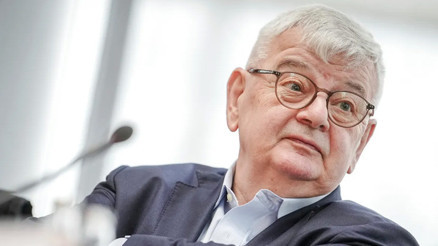 Barış elçiliğinden savaş çığırtkanlığına Barış elçiliğinden savaş çığırtkanlığına