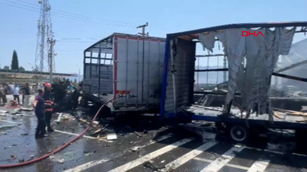 Sakaryada karşı şeride geçen TIR, iki TIRa çarptı: 1 ölü, 2 yaralı