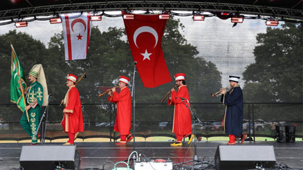 İngiltere’nin Luton şehrinde Türkiye rüzgarı esti