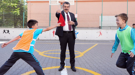 Bakan Tekin dönem sonu etkinliğinde