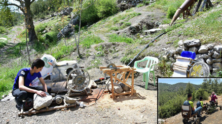 Elektriği olmayan evde yaşayan iki kardeş anneleri için öyle bir şey yaptı ki... Evlatlarımla gurur duyuyorum