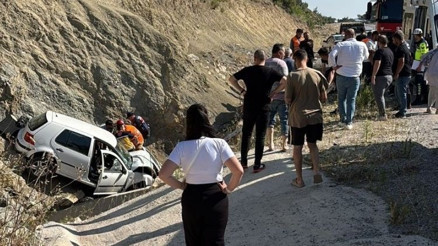 Menfeze düşen otomobildeki çocuk öldü, 2 kişi yaralandı