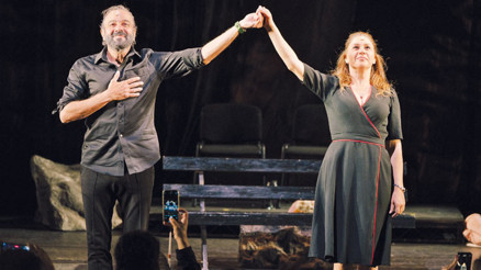 Londra’da sahnelendi