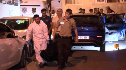 Fatihte otomobilde silahlı saldırı Sürücü hayatını kaybetti