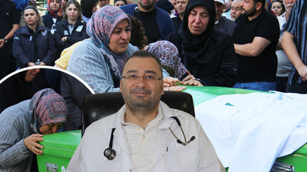 Genç doktorun kahreden ölümü: Hastane önündeki törende sevenleri gözyaşlarına boğuldu