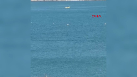 Yangın söndürme uçağı gölden su alırken kırıma uğradı O anlar kamerada