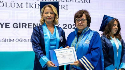 Yarım kalan üniversite hayalini tamamladı... 51 yaşında 2.’likle mezun oldu
