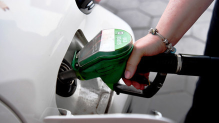 İran-İsrail gerilimi benzin zamlarını tetikledi İran-İsrail gerilimi benzin zamlarını tetikledi