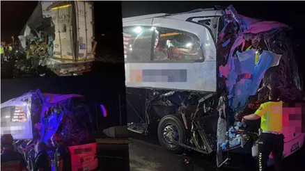 Sakarya’da yolcu otobüsü TIR’a arkadan çarptı: Çok sayıda yaralı