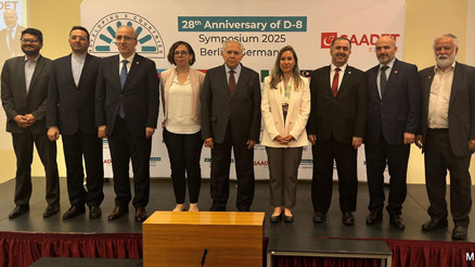 Berlin’de D-8 zirvesi