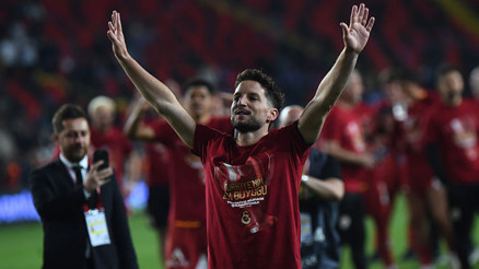 Dries Mertens, kramponlarını asıyor