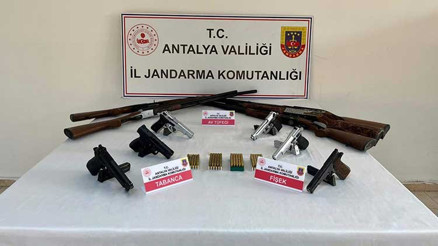 Antalya’da jandarmadan kaçak silah operasyonu