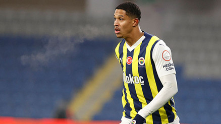 Fenerbahçede Oosterwolde sahalara dönüyor