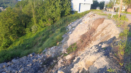 20 köyü birbirine bağlayan yolda heyelan riski