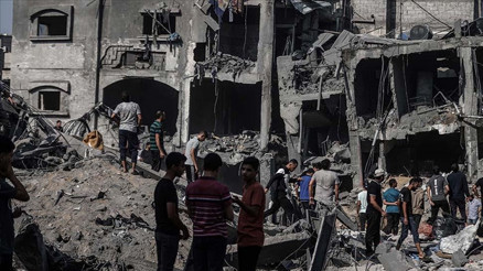 İsrail ordusu, Gazzede yardım bekleyen sivillere ateş açtı: Çok sayıda ölü ve yaralı var İsrail ordusu, Gazzede yardım bekleyen sivillere ateş açtı: Çok sayıda ölü ve yaralı var