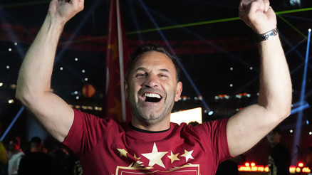 Galatasaraydan Okan Buruk kararı Şampiyonluk sonrası yeni sözleşme