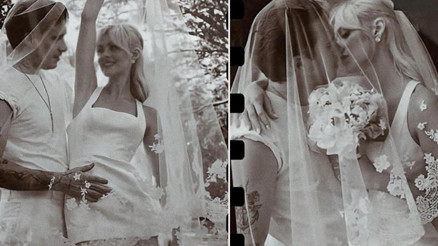 Tanıştılar ve hemen onun peşinden gitti... Bu bildiğiniz gibi bir aşk değil... Bu saf bir tutku Tanıştılar ve hemen onun peşinden gitti... Bu bildiğiniz gibi bir aşk değil... Bu saf bir tutku