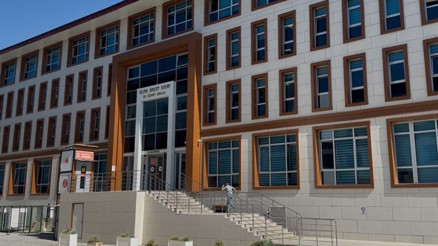 Yalovada korkunç olay Tartıştığı arkadaşını boğazını keserek öldürdü