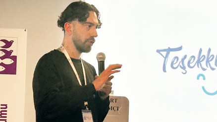 Uyuşturucudan kurtuldu, şimdi yol gösteriyor