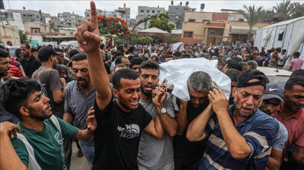 İsrail Gazzeye saldırılarını sürdürüyor: 24 saatte 103 kişi katledildi Esir ailelerinden Savaşı durdurun çağrısı İsrail Gazzeye saldırılarını sürdürüyor: 24 saatte 103 kişi katledildi Esir ailelerinden Savaşı durdurun çağrısı