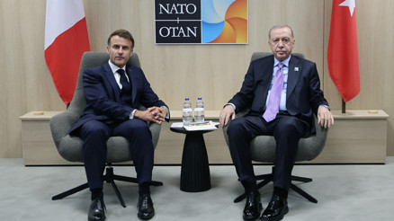 NATO Zirvesinde dikkat çeken anlar Uzmanlar CNN Türke yorumladı