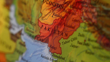 Pakistan’da askeri konvoya bombalı saldırı: 13 ölü