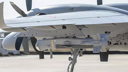 Bayraktar AKINCI’dan atılan KEMANKEŞ 1 hava hedeflerini tam isabetle vurdu