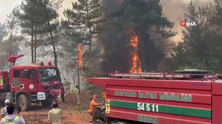 Alevlerin arasında kalan itfaiyecilerin yaşadığı dehşet anları böyle kaydedildi