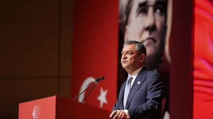 ⁠CHP Genel Başkanı Özel Saraçhanedeki mitingde konuştu