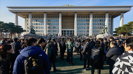 Güney Korede siyasi kriz derinleşiyor: Büyükelçilere istifa baskısı