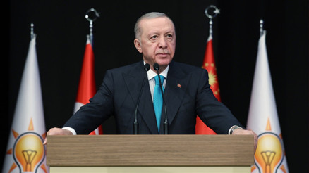 Cumhurbaşkanı Erdoğandan Özgür Özele çok sert karikatür tepkisi: Müptezellere avukatlık yaptı