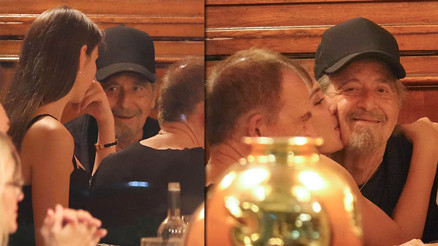 Çocuğu yaşındaki sevgilisinden bir oğlu olmuştu… 85ini deviren efsane oyuncu çapkınlık yaparken yakalandı Çocuğu yaşındaki sevgilisinden bir oğlu olmuştu… 85ini deviren efsane oyuncu çapkınlık yaparken yakalandı