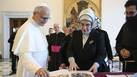 Emine Erdoğan, Papa 14. Leo ile görüştü