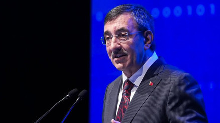 Son dakika haberi: En düşük emekli maaşı, ÖTV artışı ve Kamu işçilerinin zam pazarlığı... Cumhurbaşkanı Yardımcısı Cevdet Yılmazdan önemli açıklamalar